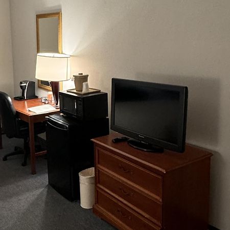 Clarion Inn Frederick Event Center Экстерьер фото