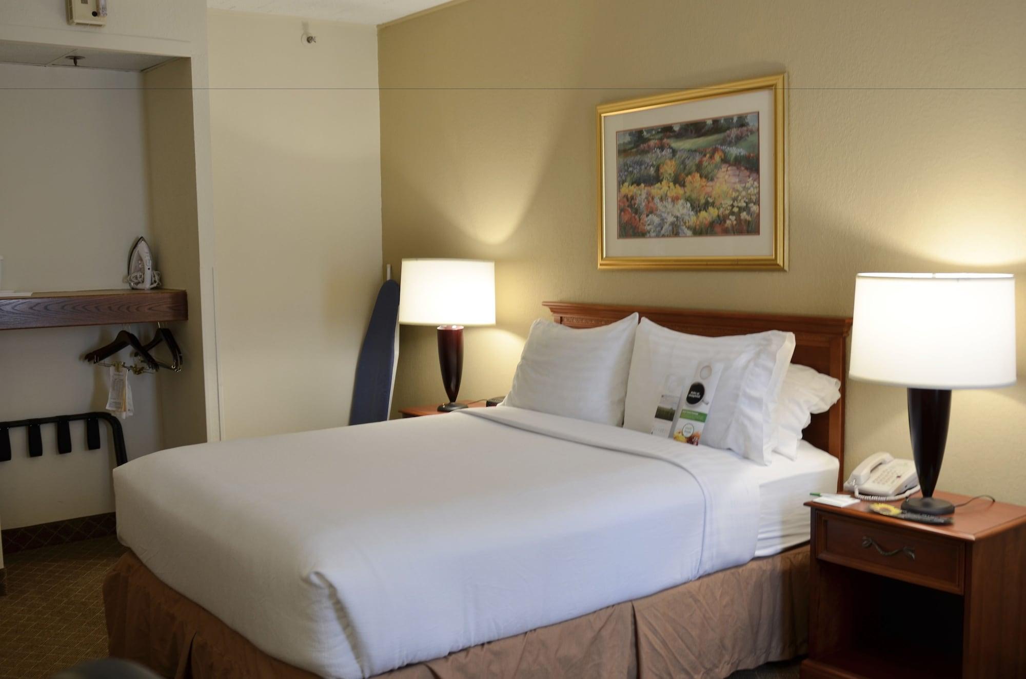 Clarion Inn Frederick Event Center Экстерьер фото