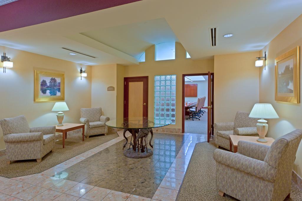 Clarion Inn Frederick Event Center Экстерьер фото