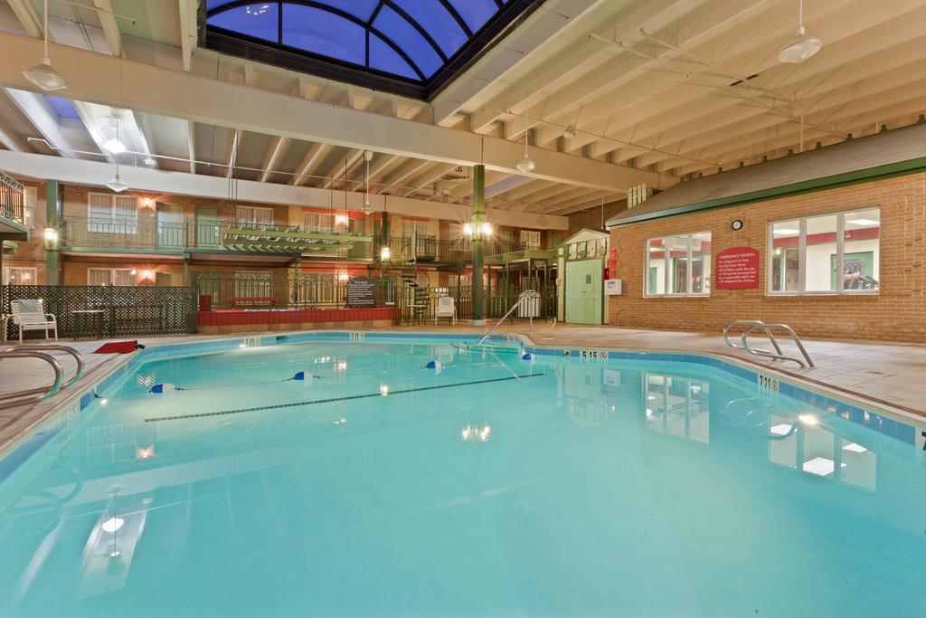 Clarion Inn Frederick Event Center Экстерьер фото