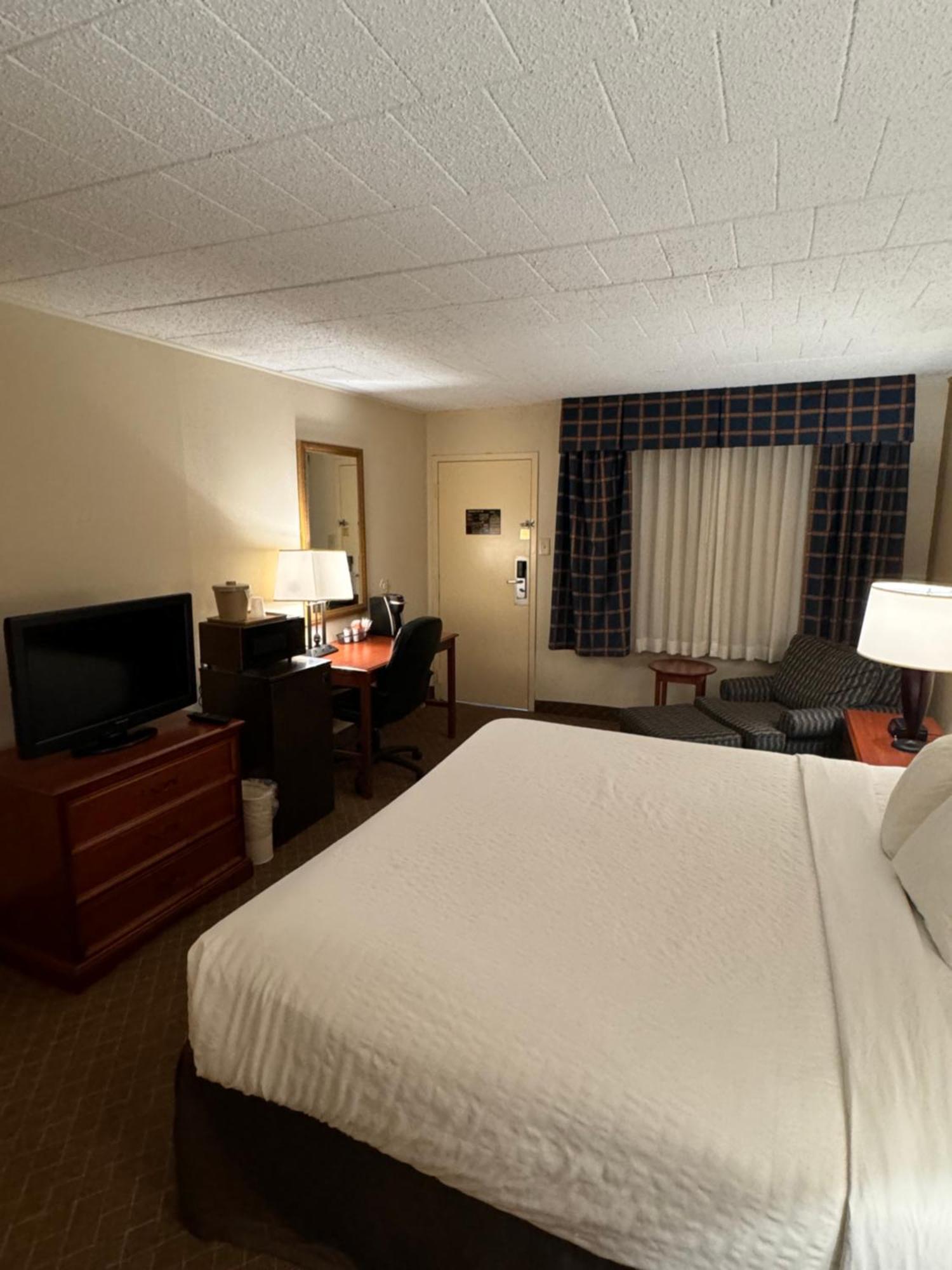 Clarion Inn Frederick Event Center Экстерьер фото