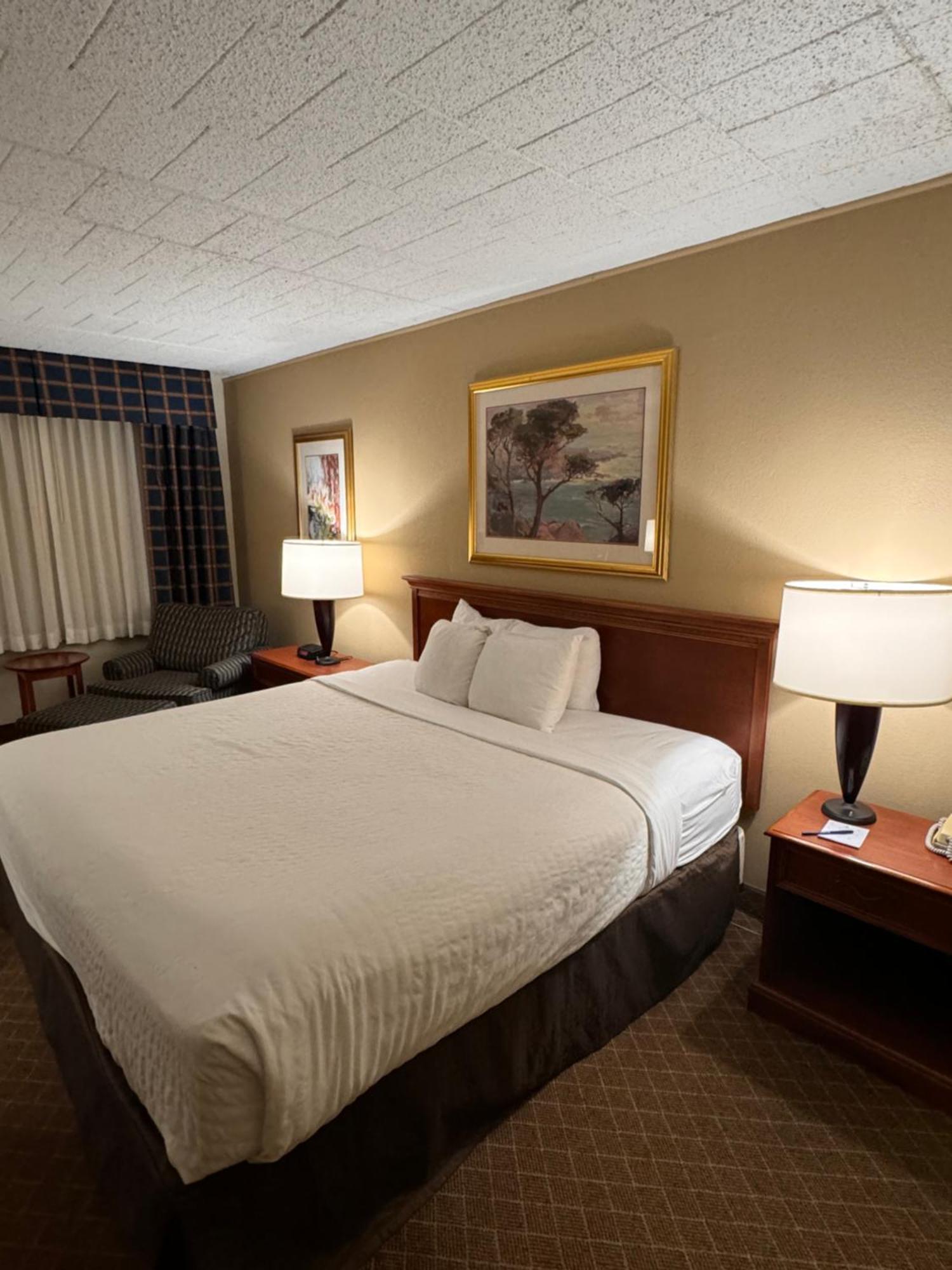 Clarion Inn Frederick Event Center Экстерьер фото