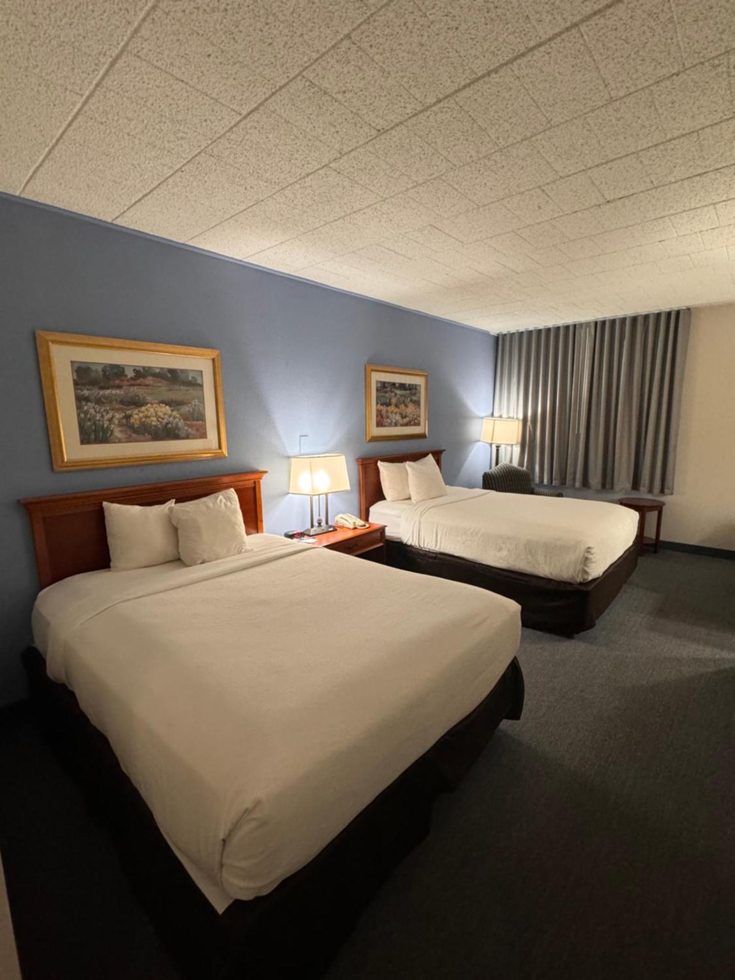 Clarion Inn Frederick Event Center Экстерьер фото