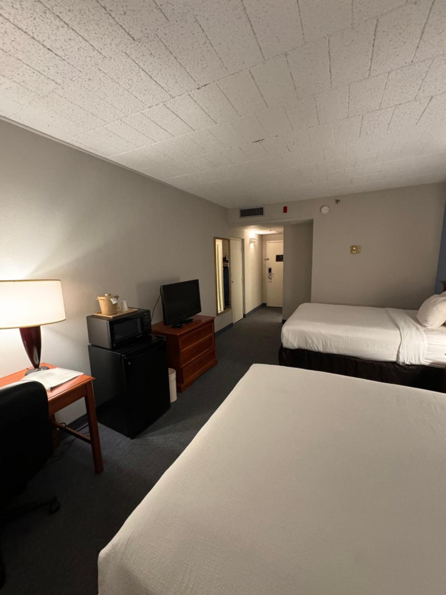 Clarion Inn Frederick Event Center Экстерьер фото