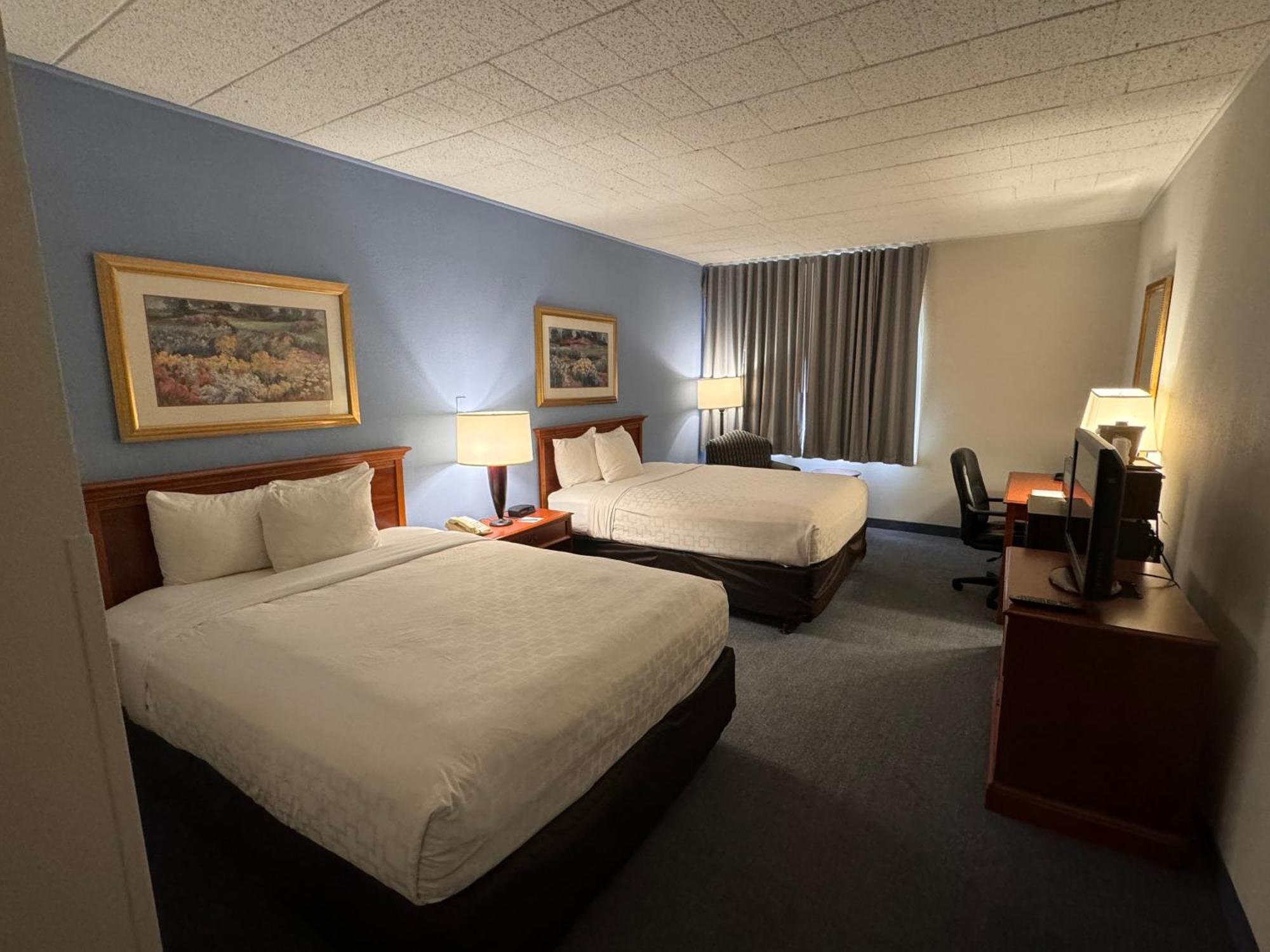 Clarion Inn Frederick Event Center Экстерьер фото