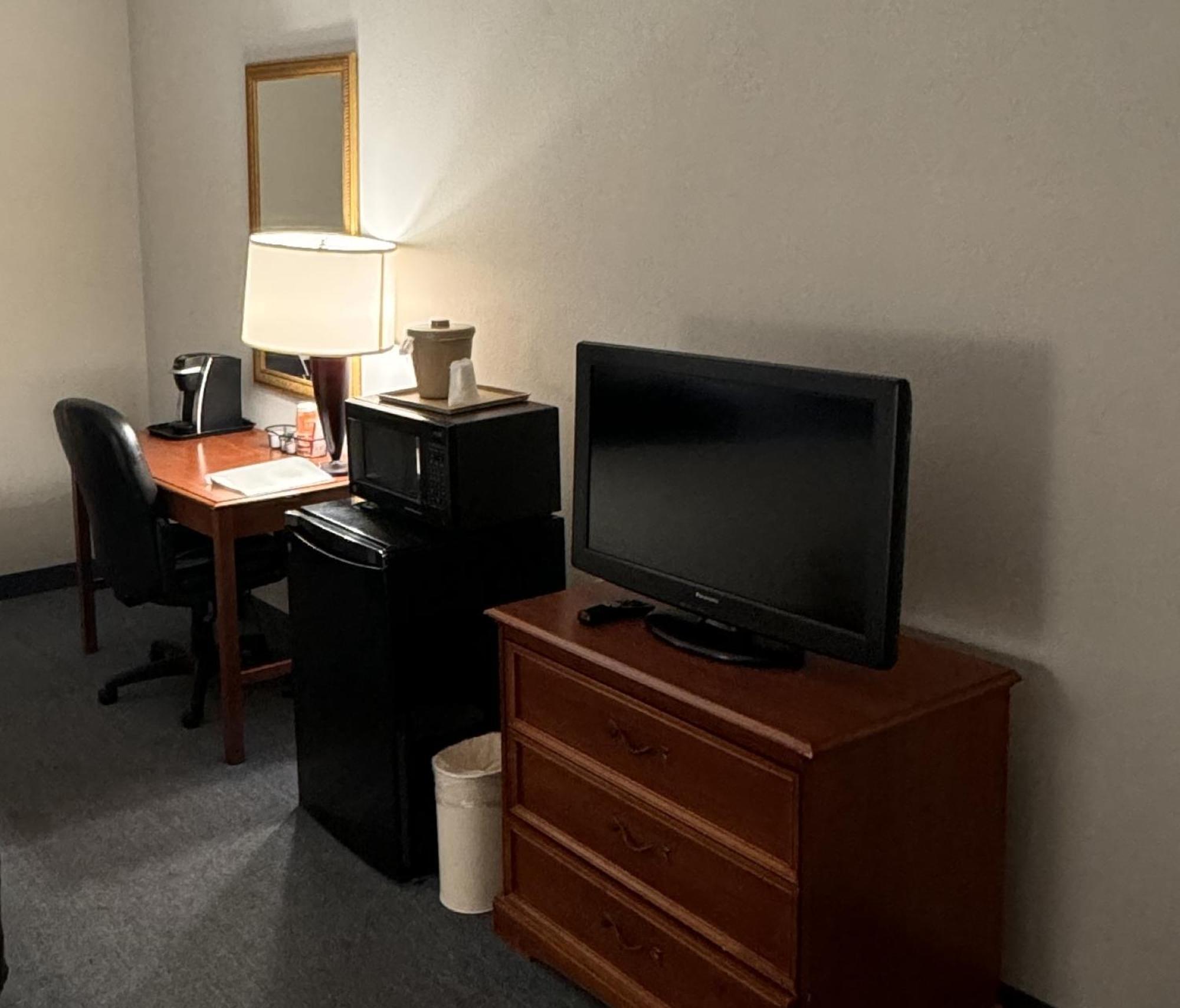 Clarion Inn Frederick Event Center Экстерьер фото